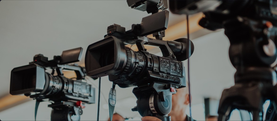How can I support my commercial partners through the press?