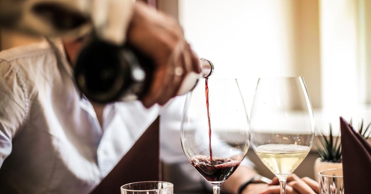 Comment analyser les stratégies des marques de vin ?